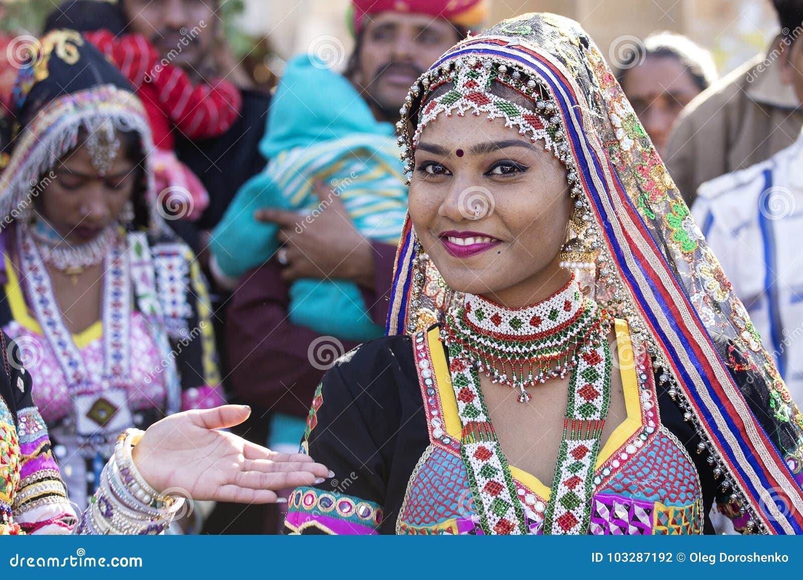 Pushkar India Nov 2018 Indian Girls Wearing Traditional Rajasthani Dress –  Stock Editorial Photo © OlegDoroshenko #573578416