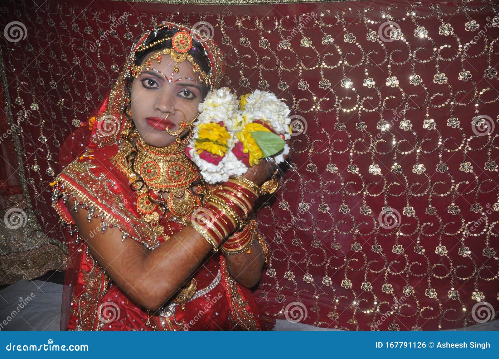 20+ Solo Poses For Indian Brides