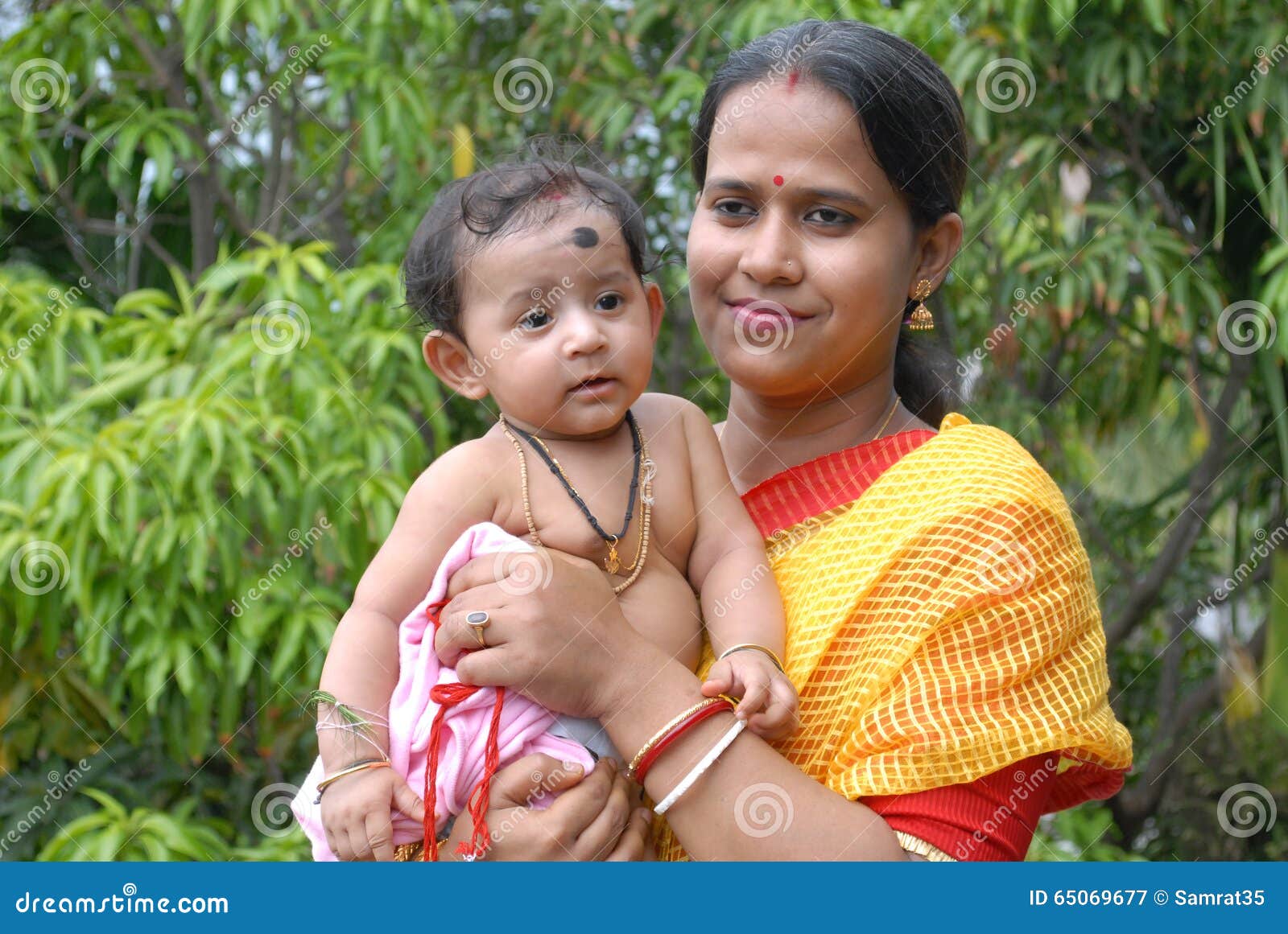 Indian Mother & Child editorial photography. Image of care - 65069677