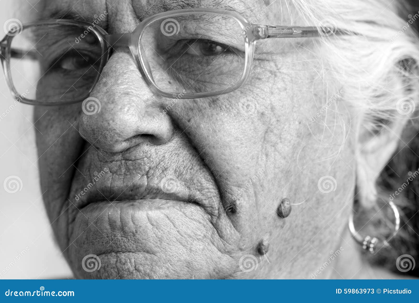 https://thumbs.dreamstime.com/z/indian-old-lady-beautiful-face-shot-59863973.jpg