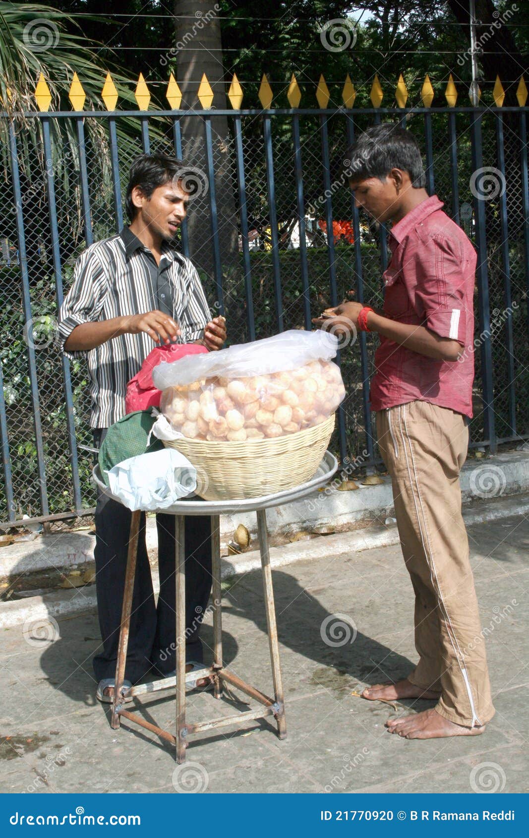Indian street food vendor editorial image. Image of ethnic - 21770920