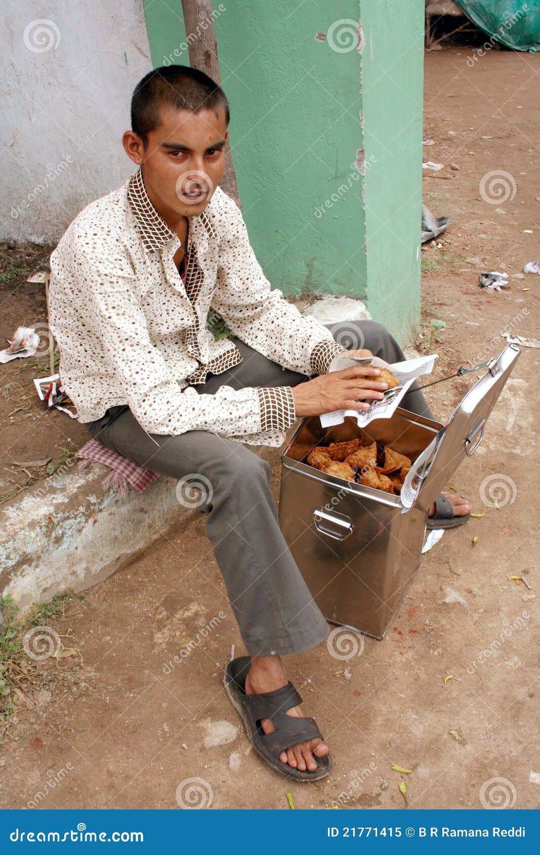 Indian street food vendor editorial image. Image of india - 21771415