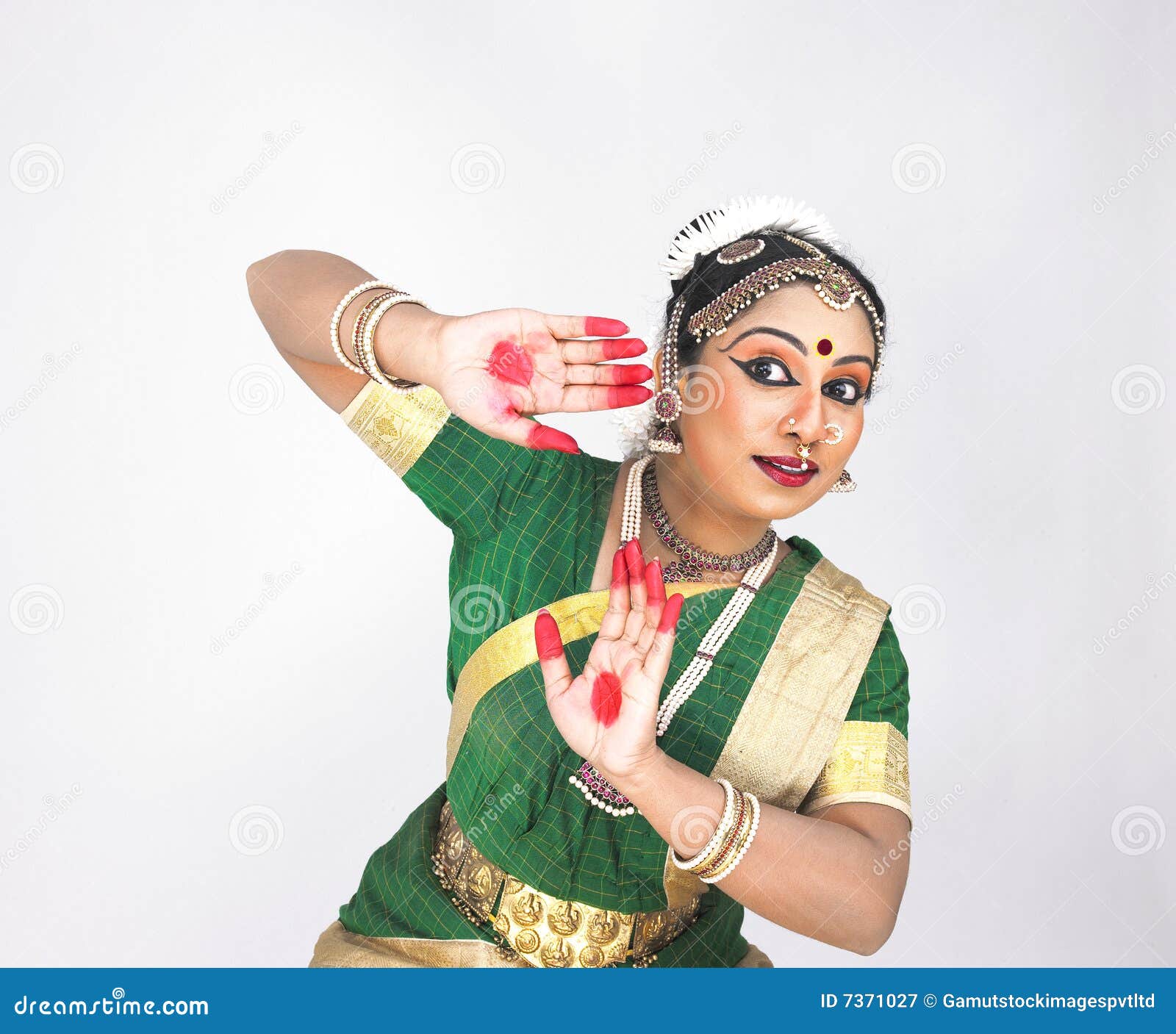 Traditional Dresses Of Tamil Nadu - Wikinow