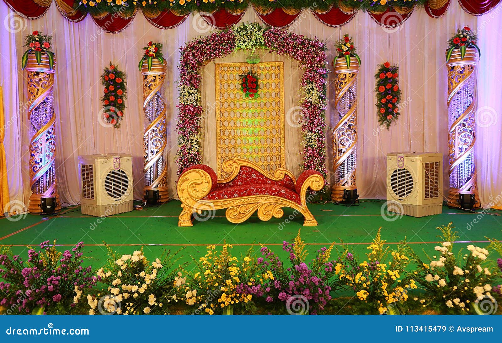 3,704 Wedding Stage Decoration Stock Photos - Free & Royalty-Free ...