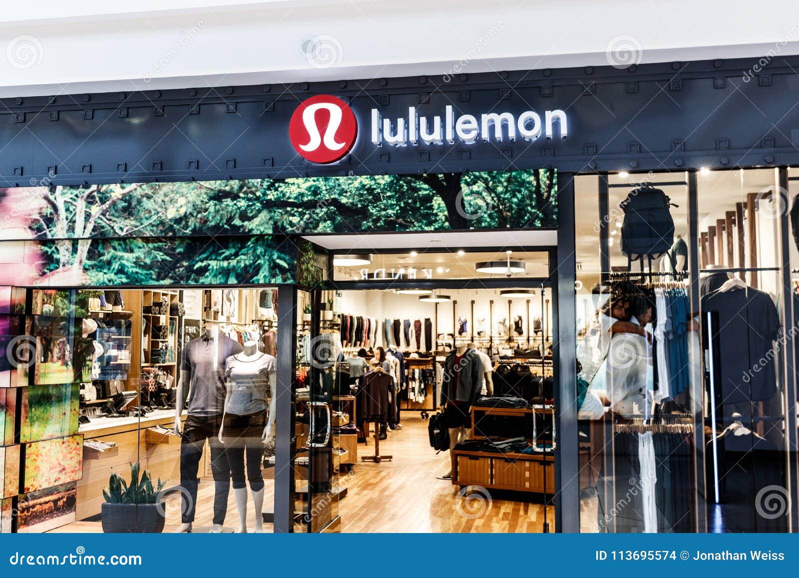 lululemon woodfield mall