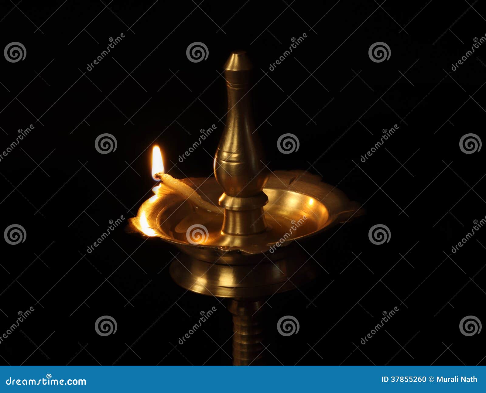 Messing Diya-Lampe Handgefertigt - Goldene Puja-Lampe Für Festivals