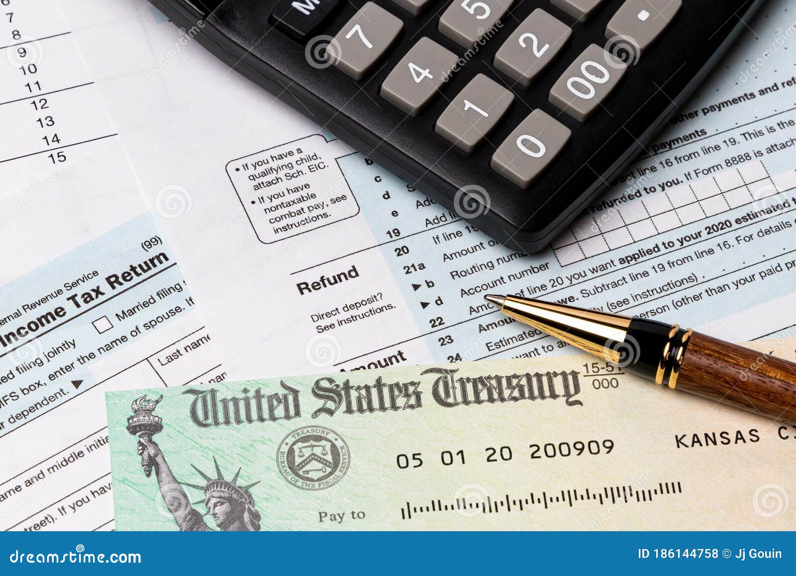 1040-individual-income-tax-return-form-2019-with-treasury-refund-check