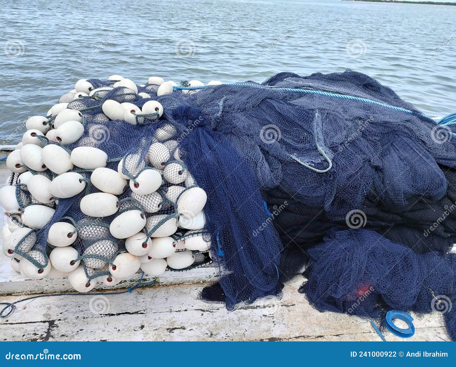 Fishing boat burns in Marshall Islands lagoon | RNZ News