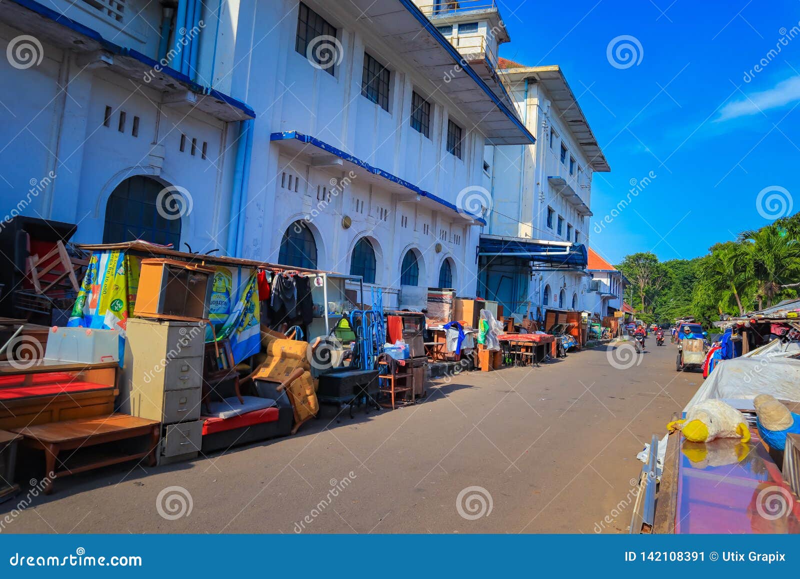 Second Hand Furniture Market Editorial Photo Image Of Houses