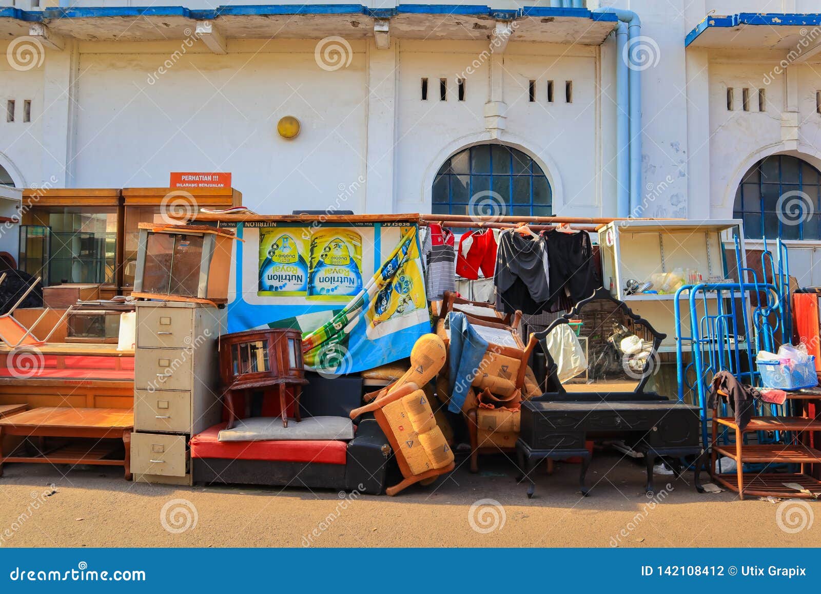 Second Hand Furniture Market Editorial Photography Image of building