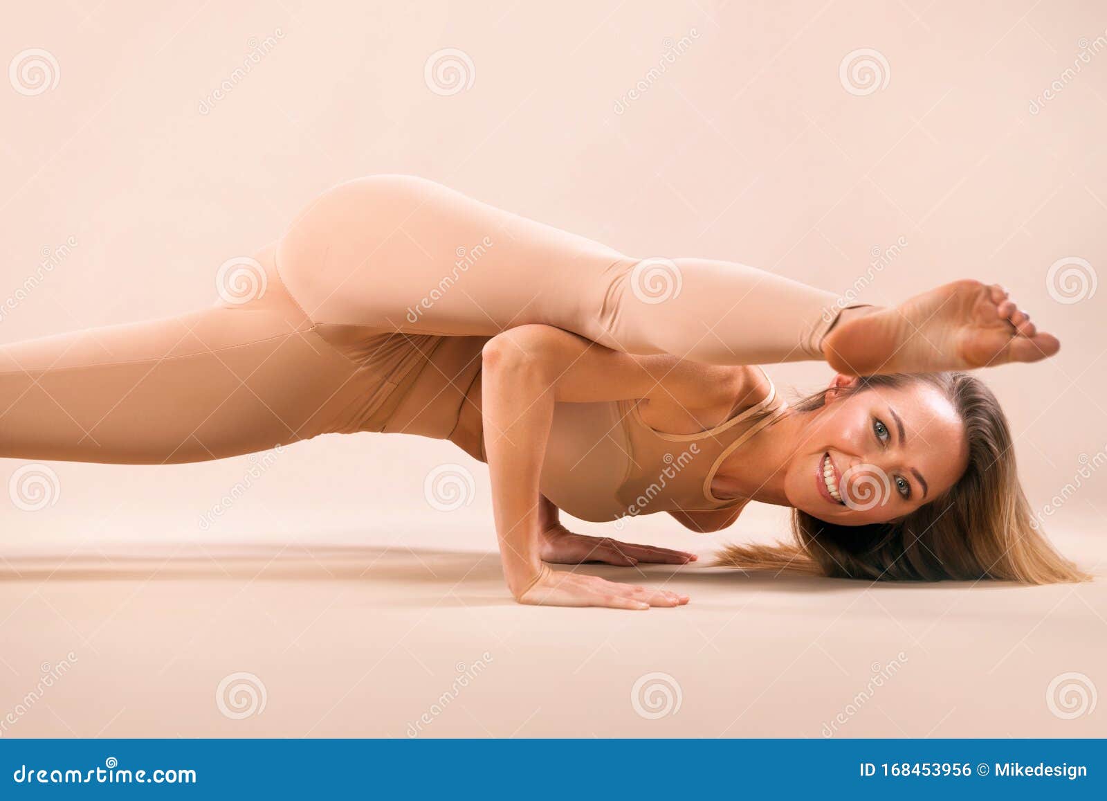 Yoga Nude