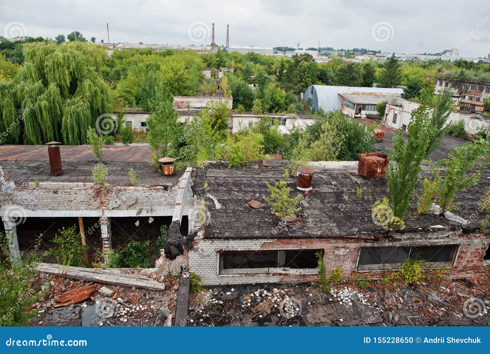 industria exterior of an roof old abandoned factory