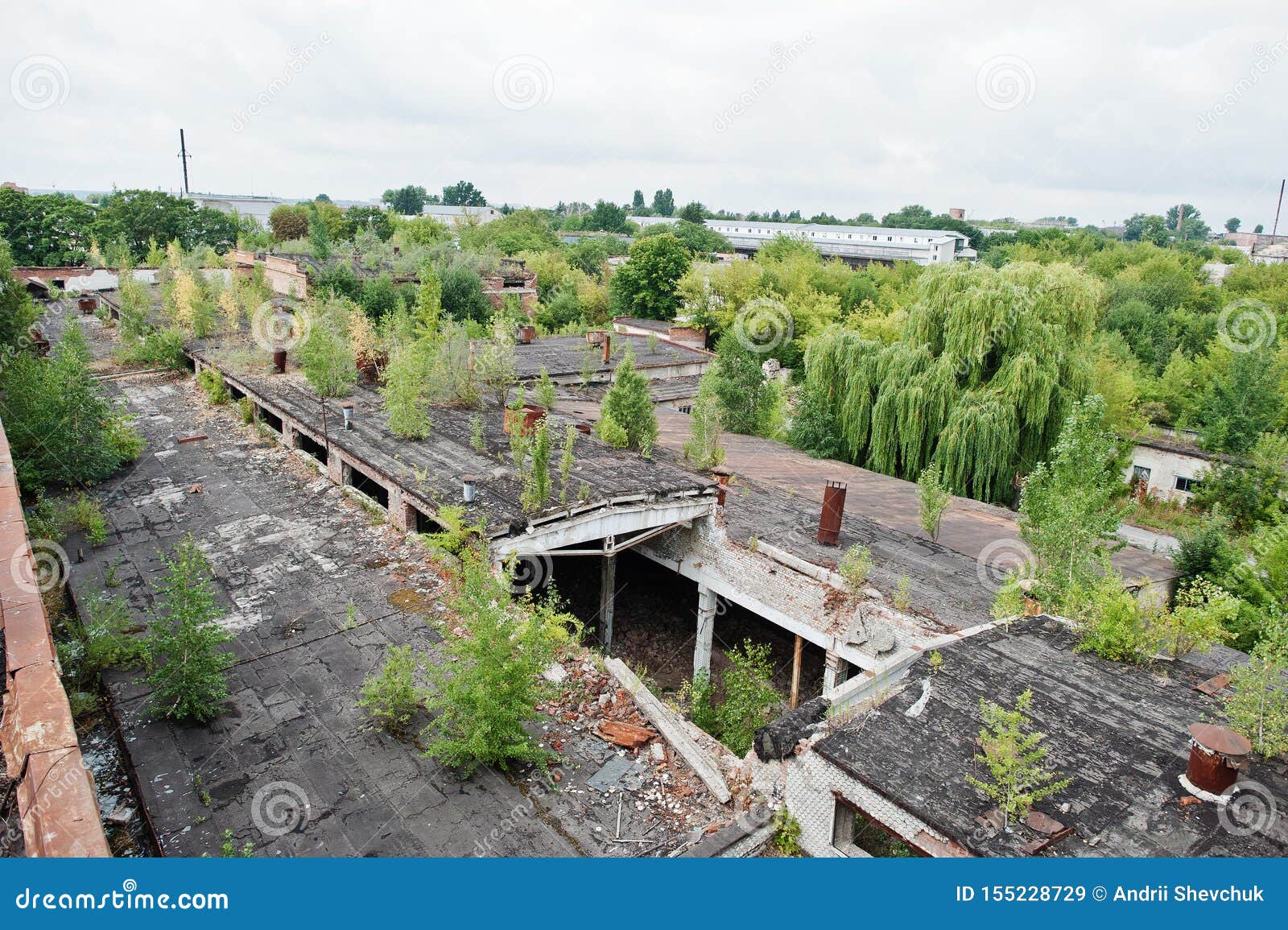 industria exterior of an roof old abandoned factory