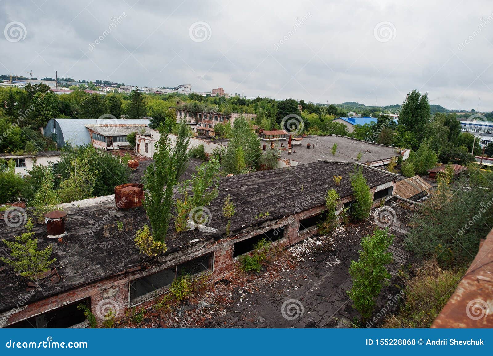 industria exterior of an roof old abandoned factory