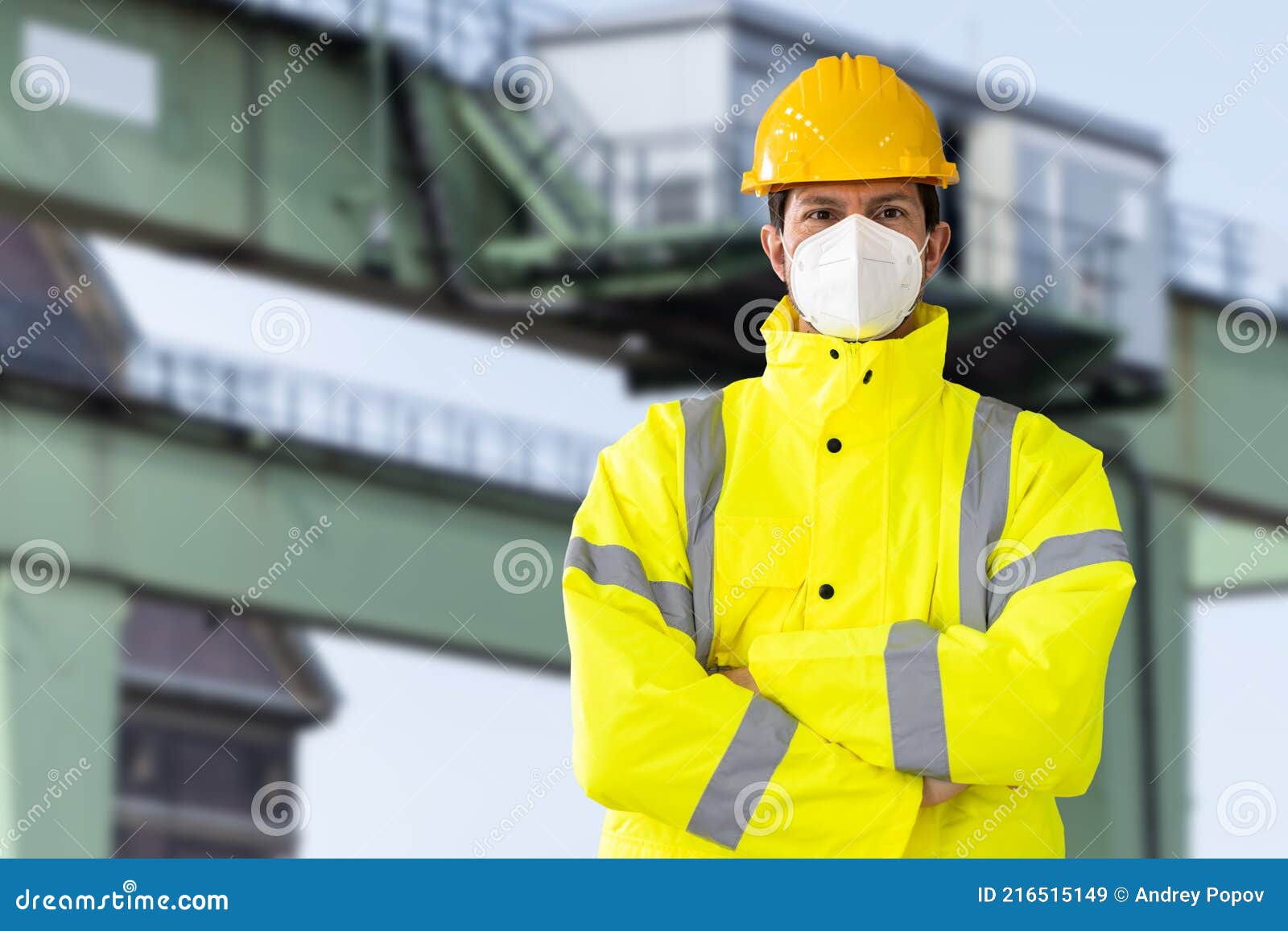 industrial engineer wearing ffp2 face mask