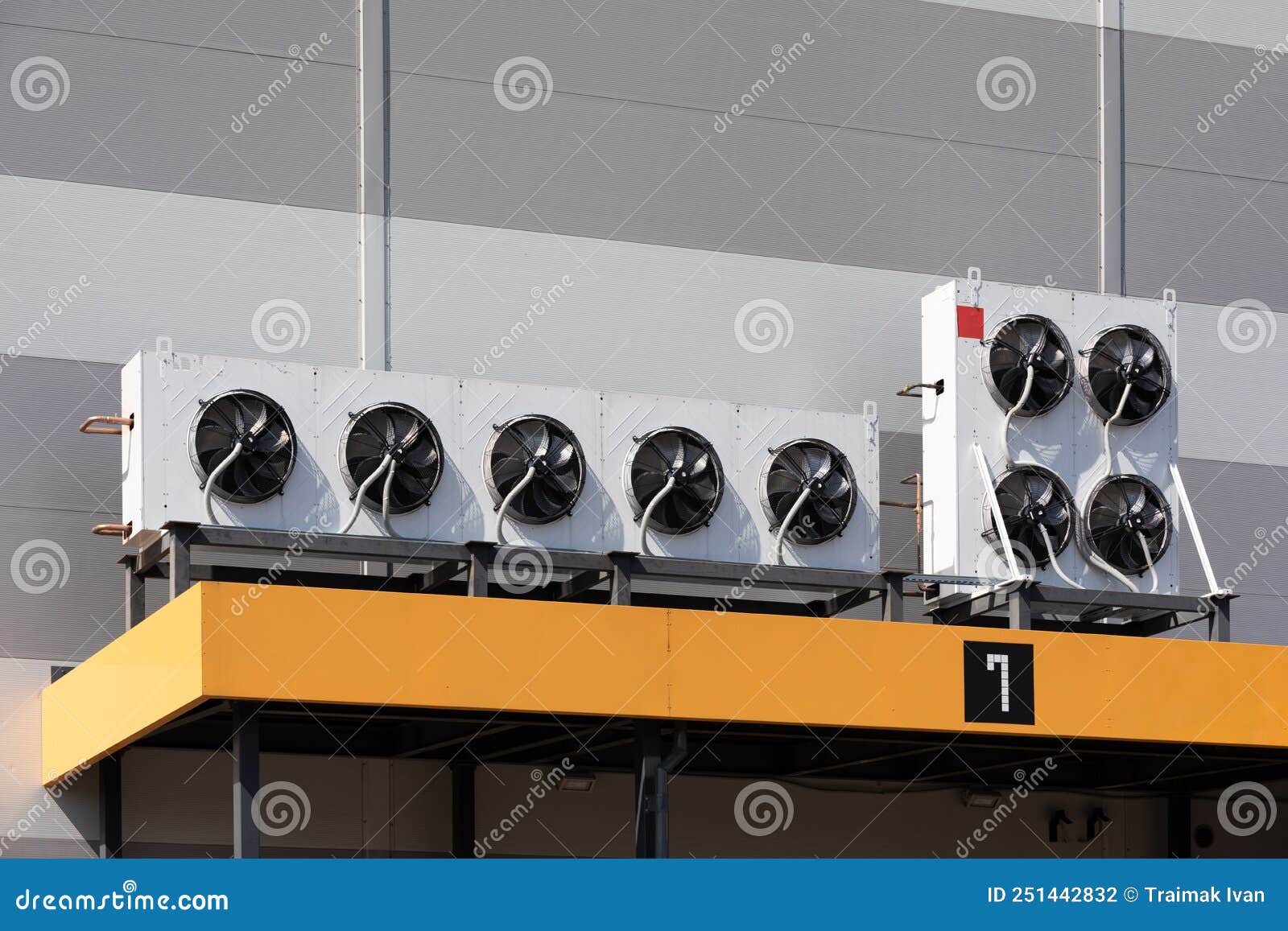 Industrial Outdoor Condensing Unit of the Air Conditioning Unit Stock