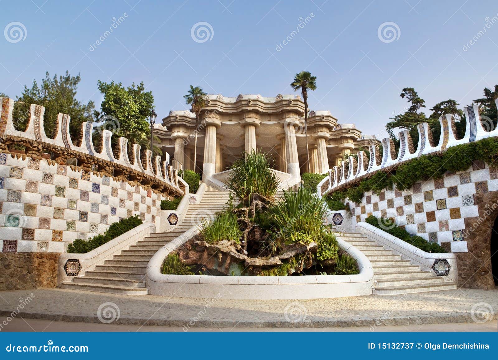 Ingang aan het Museum Gaudi in Barcelona, Spanje