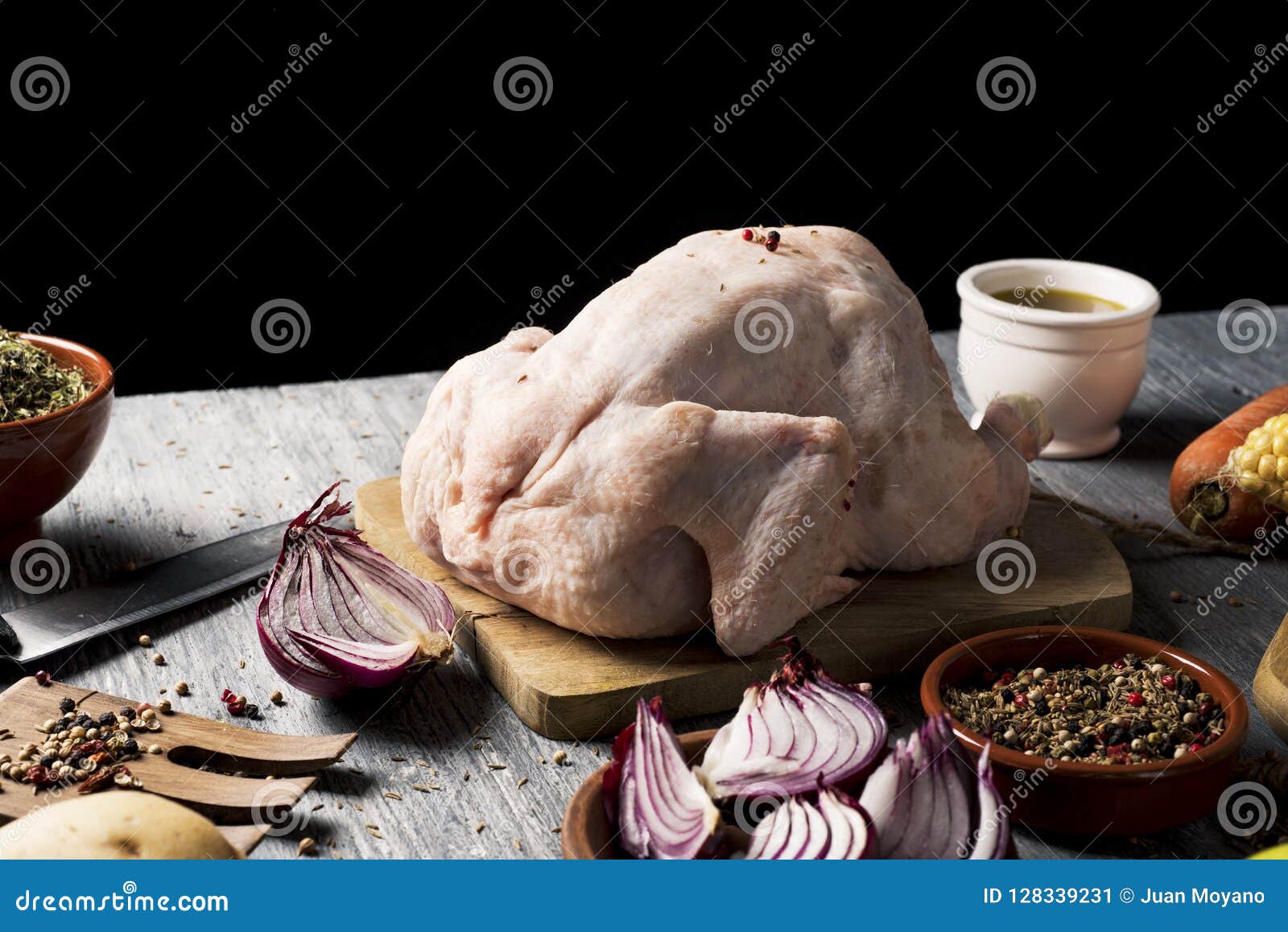 Ingredientes Para Preparar Un Pavo Relleno Imagen De Archivo Imagen De Relleno Pavo 128339231