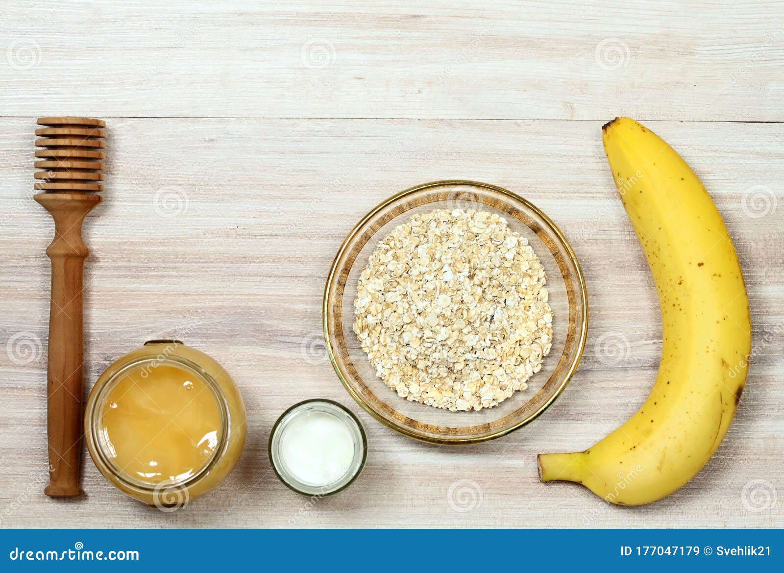 Face Mask From Oatmeal Yogurt Banana And Honey Stock Image Image Of Healthy Health