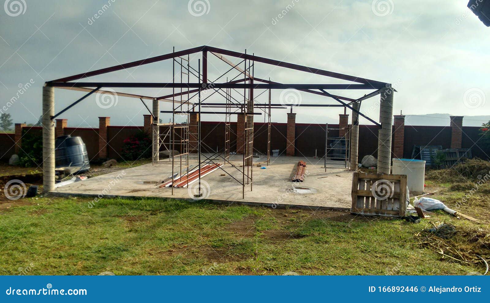 inicio de construccion de una casa de campo