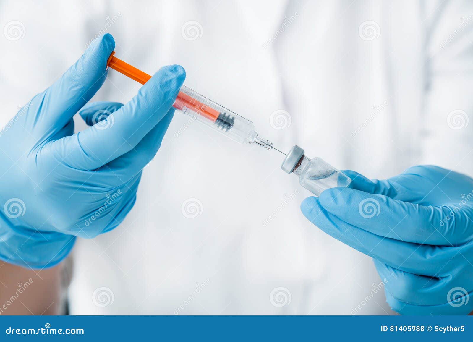 injecting injection vaccine vaccination medicine flu woman doctor