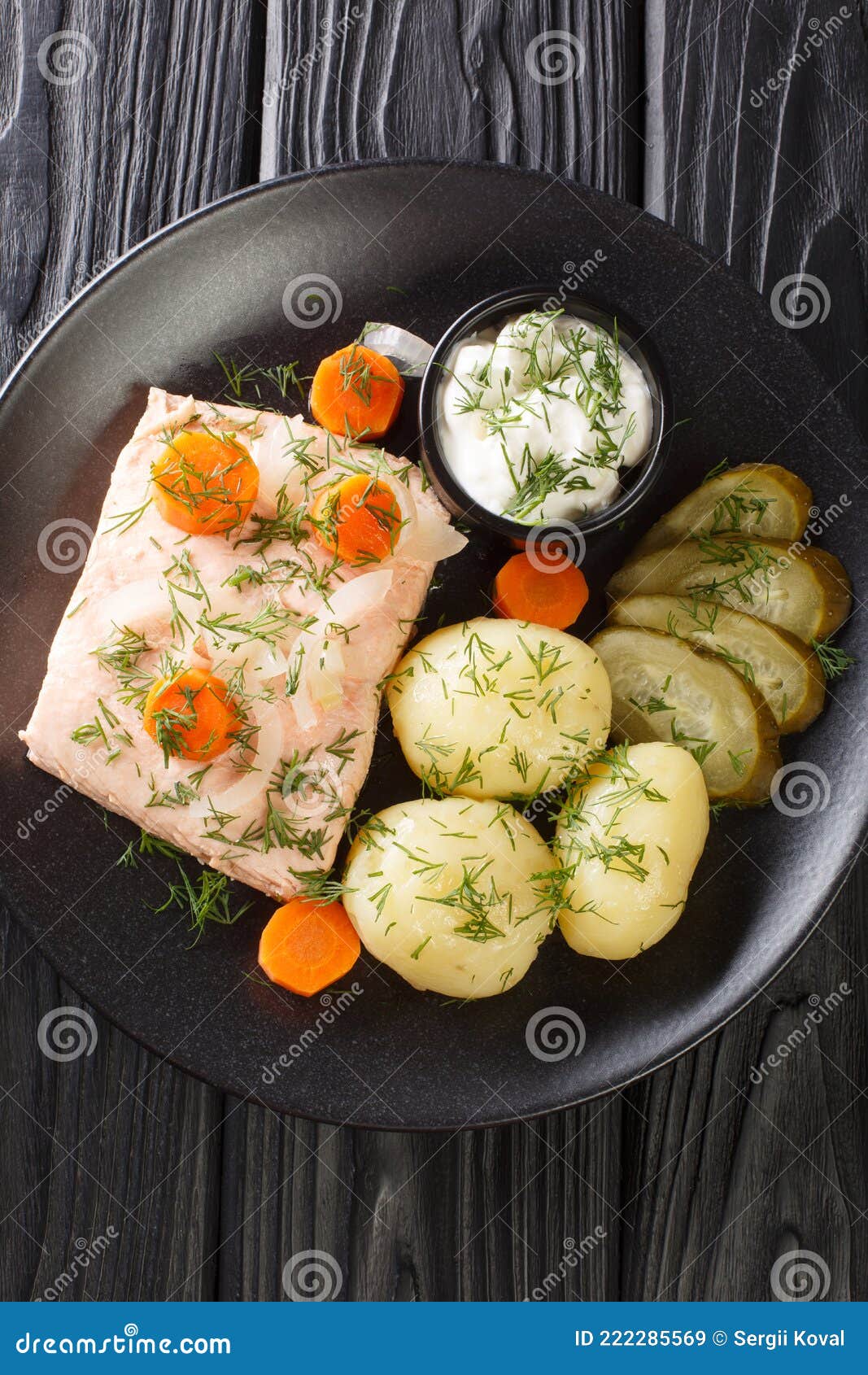 Inkokt Lax Recipe Swedish Cold Poached Salmon with New Potatoes Closeup ...