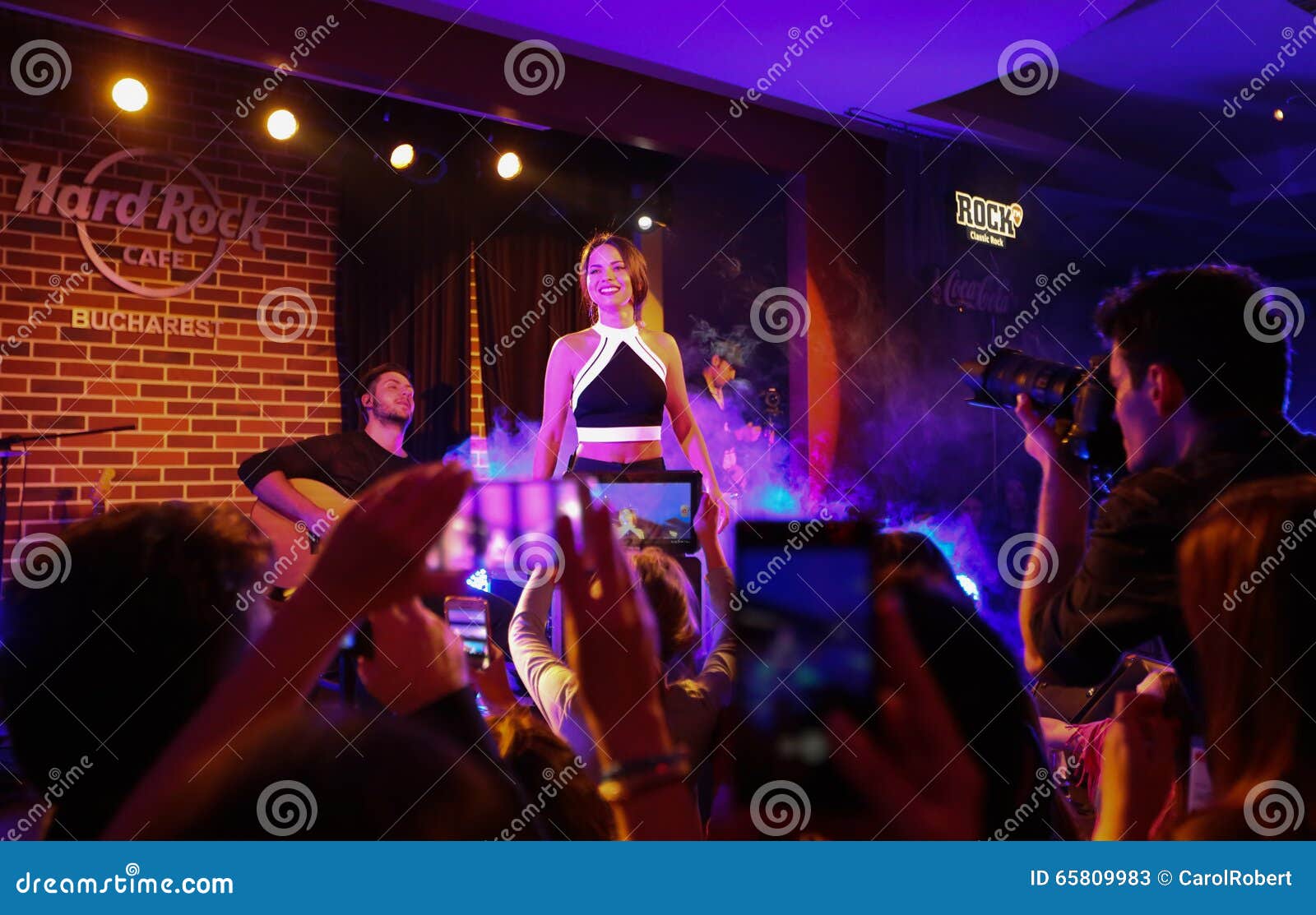 Inna Photo Stock Éditorial. Image Du Coup, Bruit, Maison - 65809983