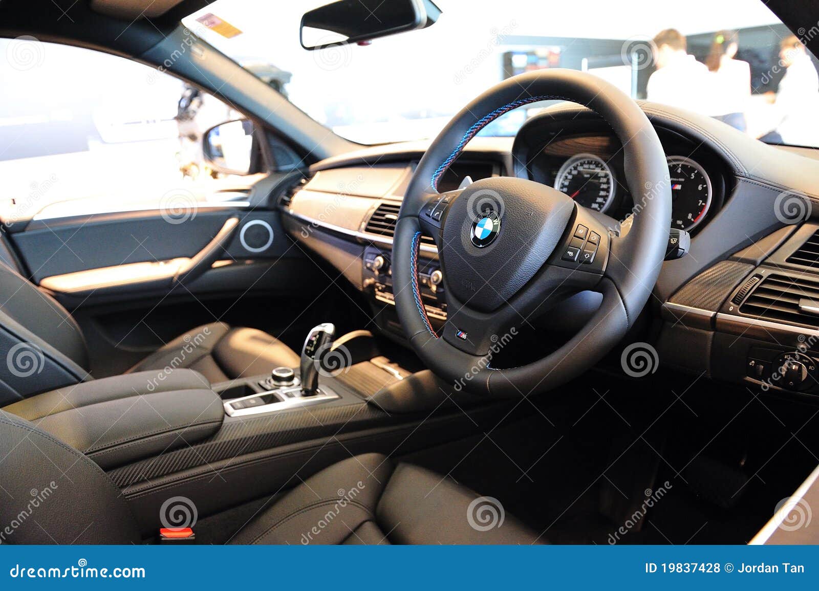 Innenraum Bmw X6 M Redaktionelles Stockfoto Bild Von Taste