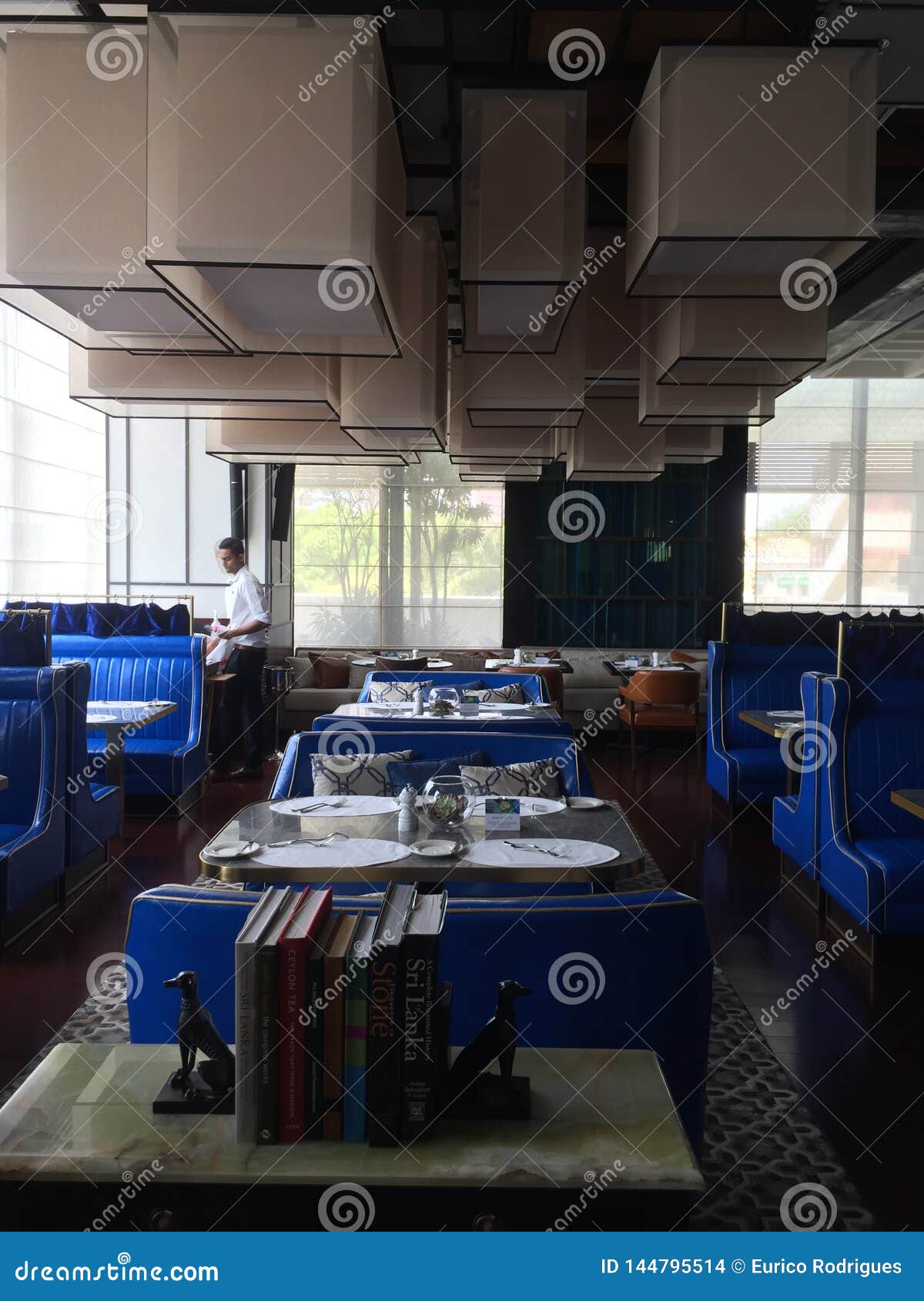 Innenraum Des Hauptbar Und Grill, Shangri-La Colombo Redaktionelles  Stockbild - Bild von schwarzes, colombo: 144795514