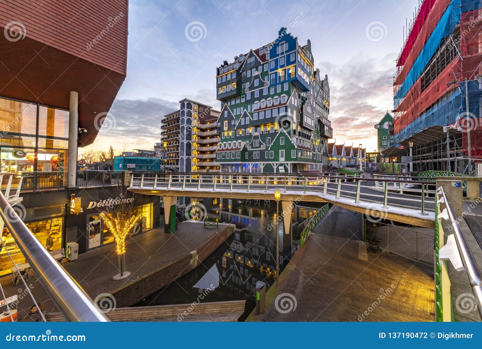 schending deken Conjugeren Inntel Hotel in Zaandam, Amsterdam Editorial Photography - Image of  colorful, city: 137190472