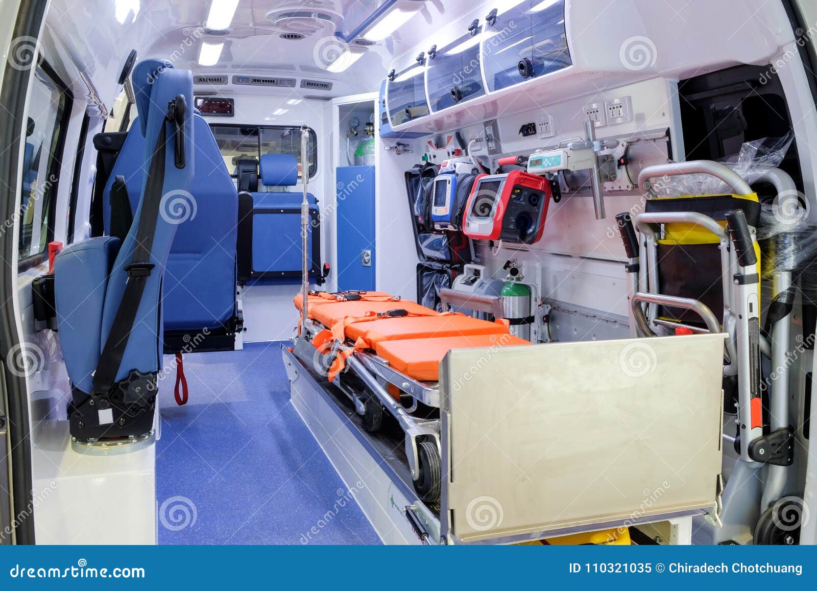 Compartilhar imagens 197+ images interior of an ambulance - br.thptnvk ...