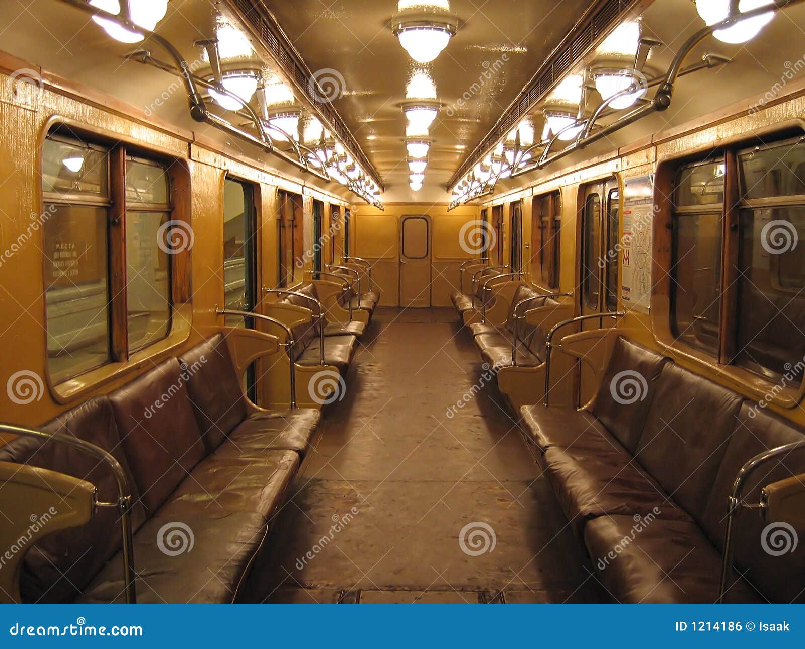 старые вагоны в метро