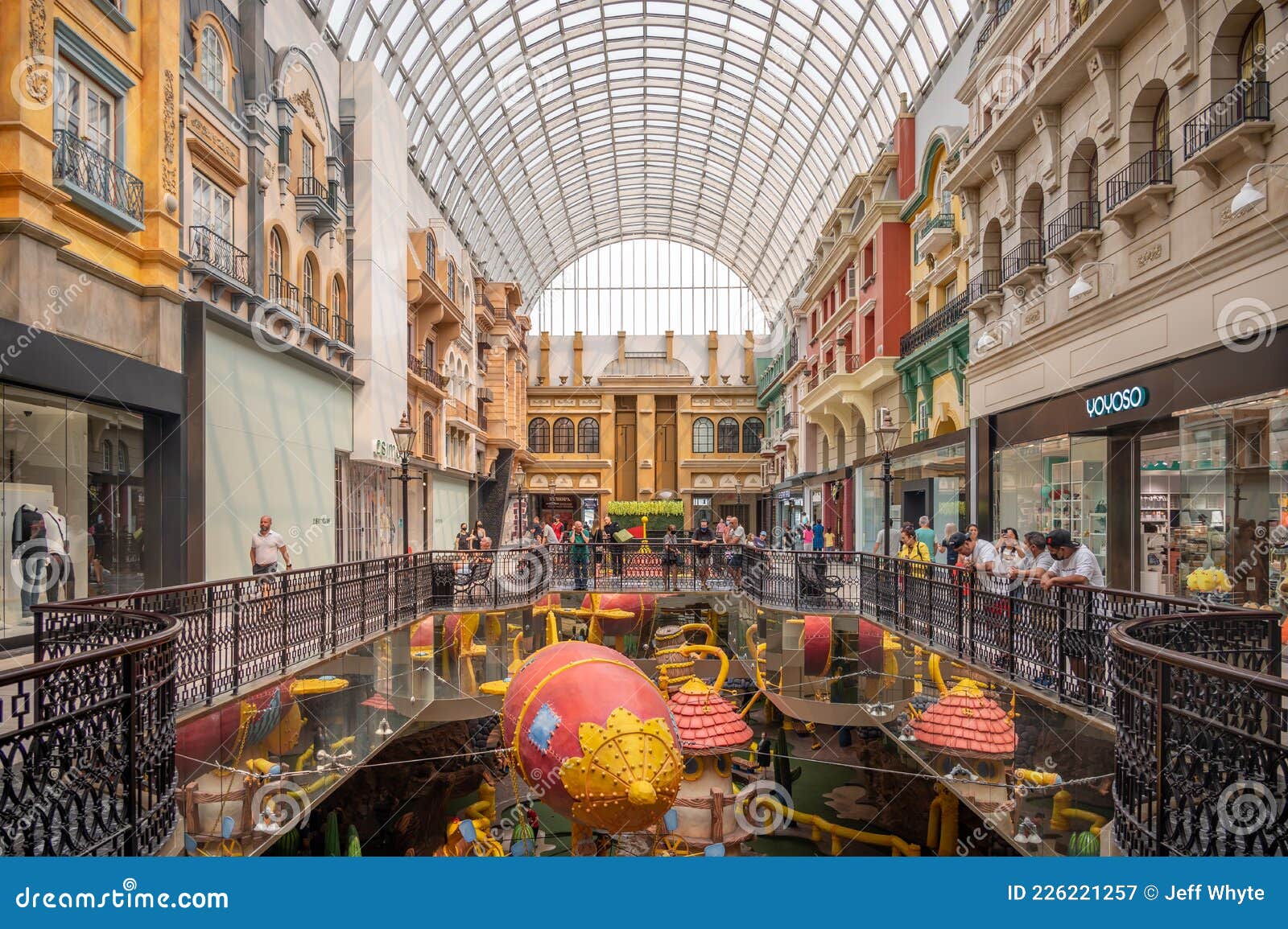 Are Dogs Allowed In West Edmonton Mall