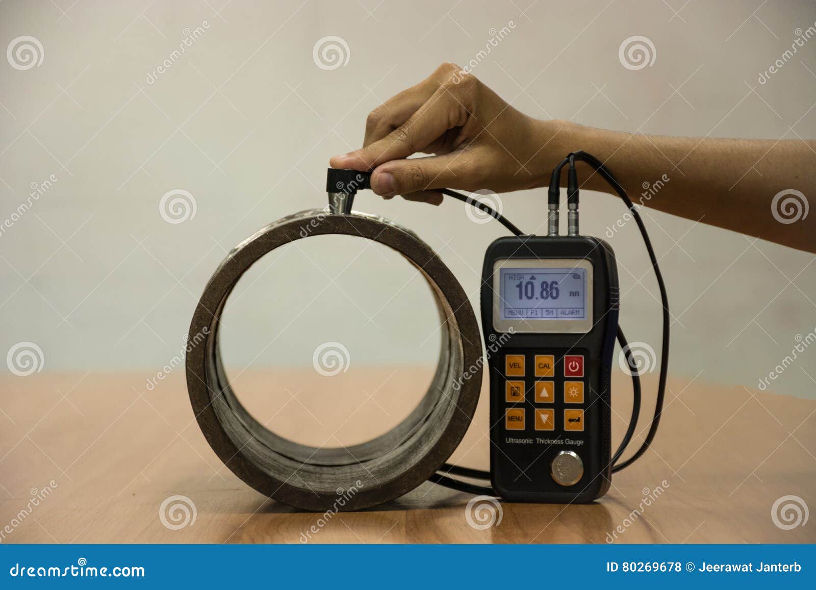 inspection wall thickness pipe by ultrasonic thickness test for