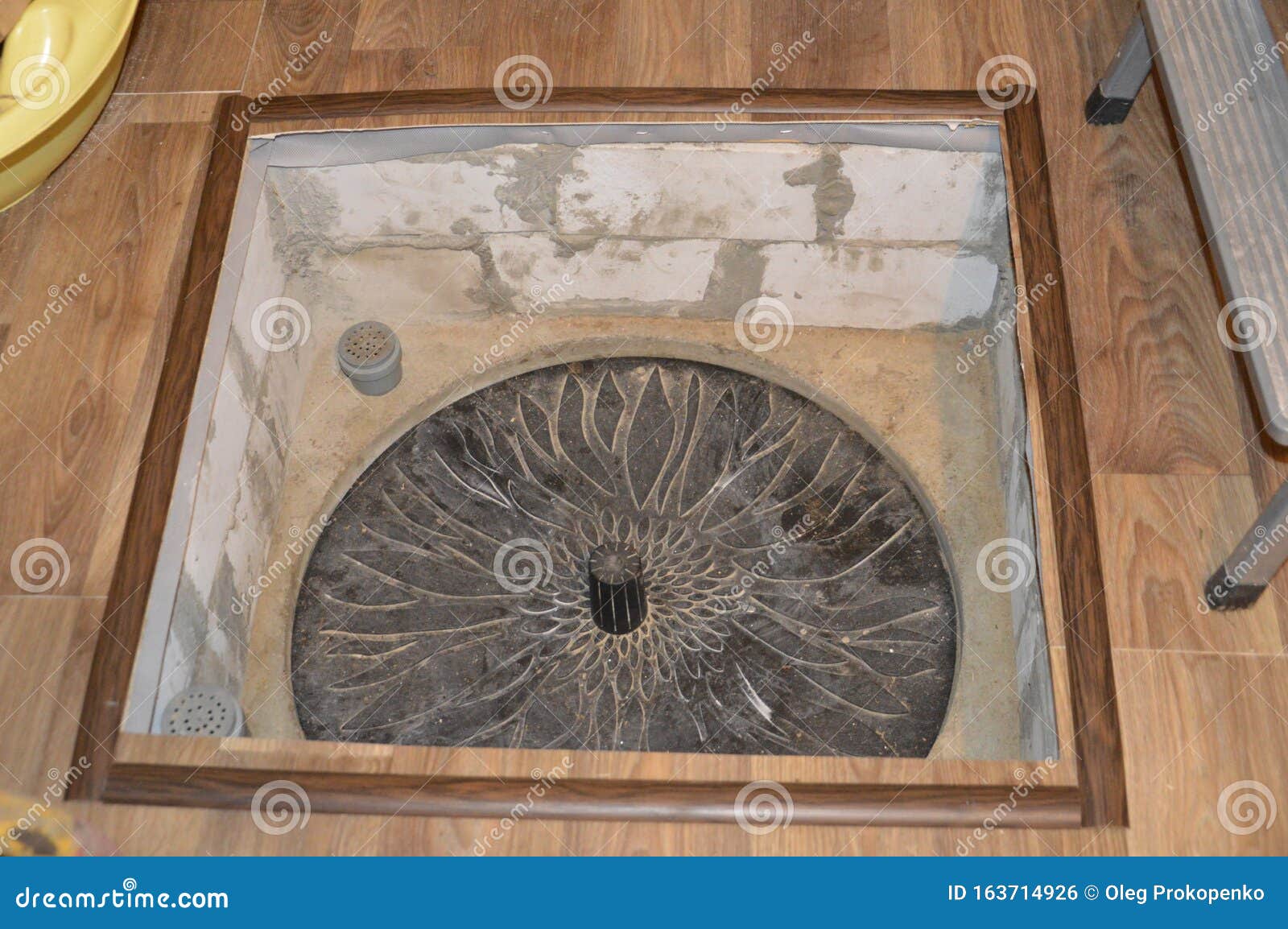 Installation of Floor Skirting Boards on the Floor and Linoleum Stock
