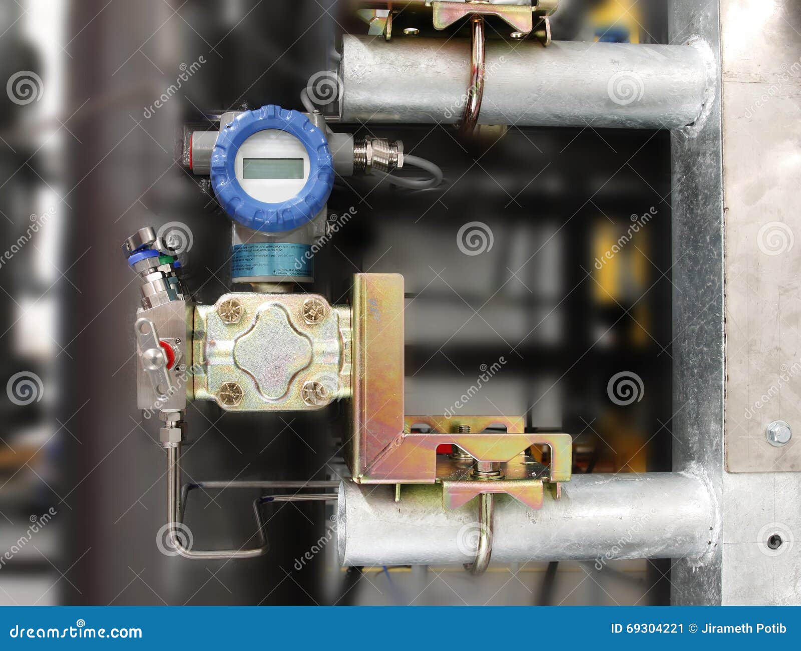 Installation pressure detail transmitter Pressure Transmitters: