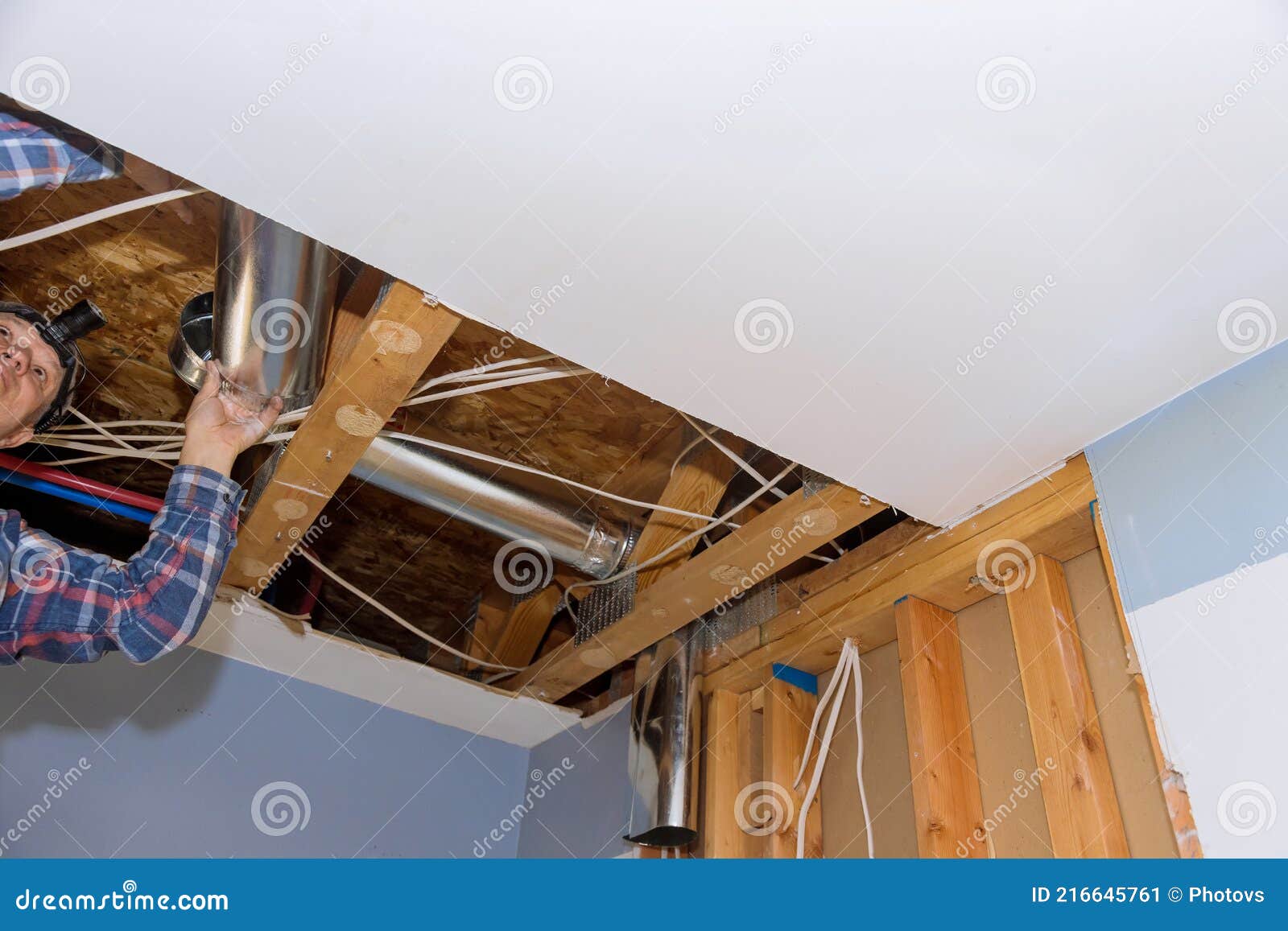 Installation System HVAC Duct Ventilation Pipes in Central Conditioning