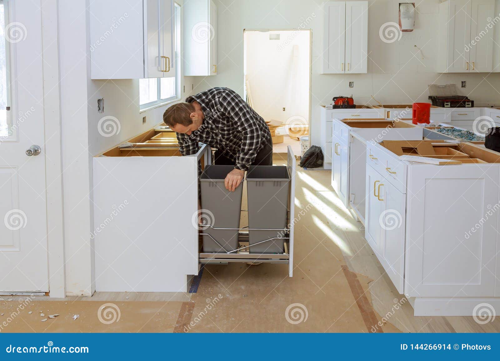 Installing New Induction Hob In Modern Drawers Garbage Bin Kitchen