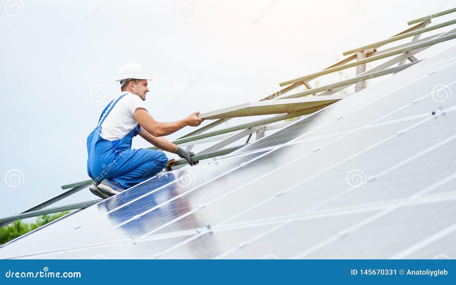 installing of solar photo voltaic panel system