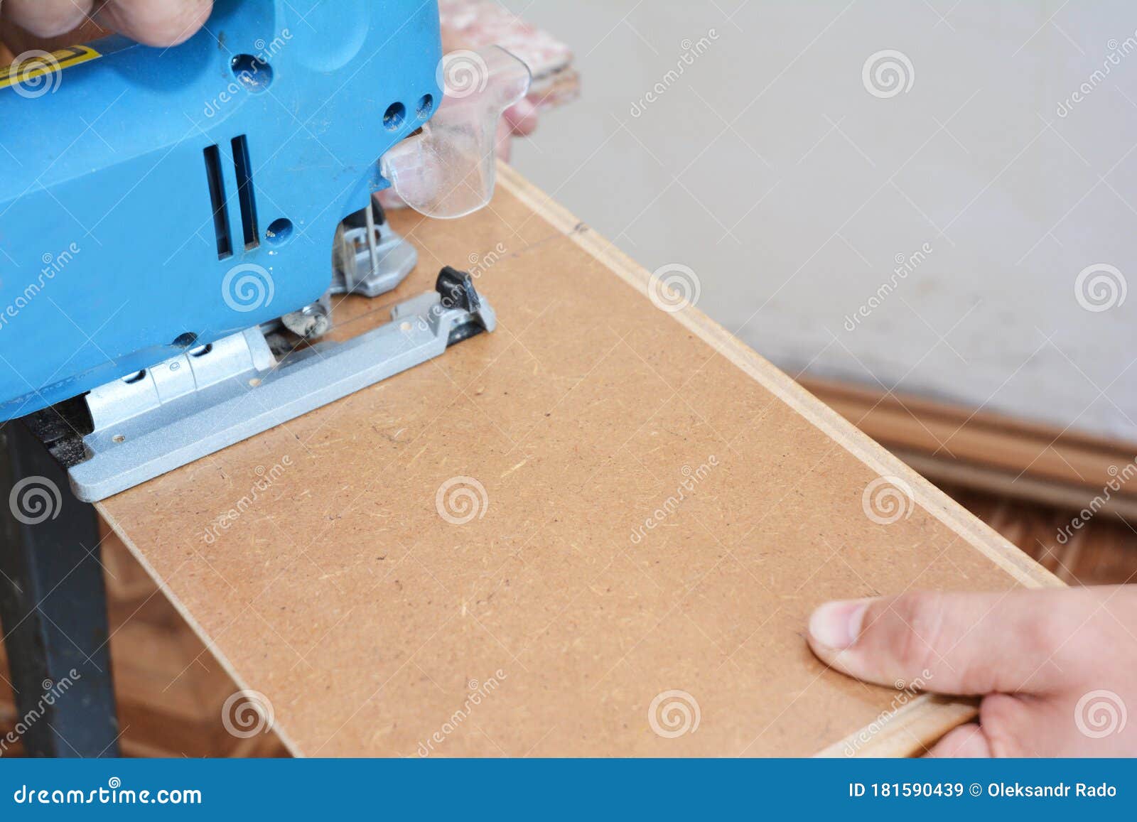 Installing Wood Laminate Flooring How To Cut, Saw a Laminate Flooring