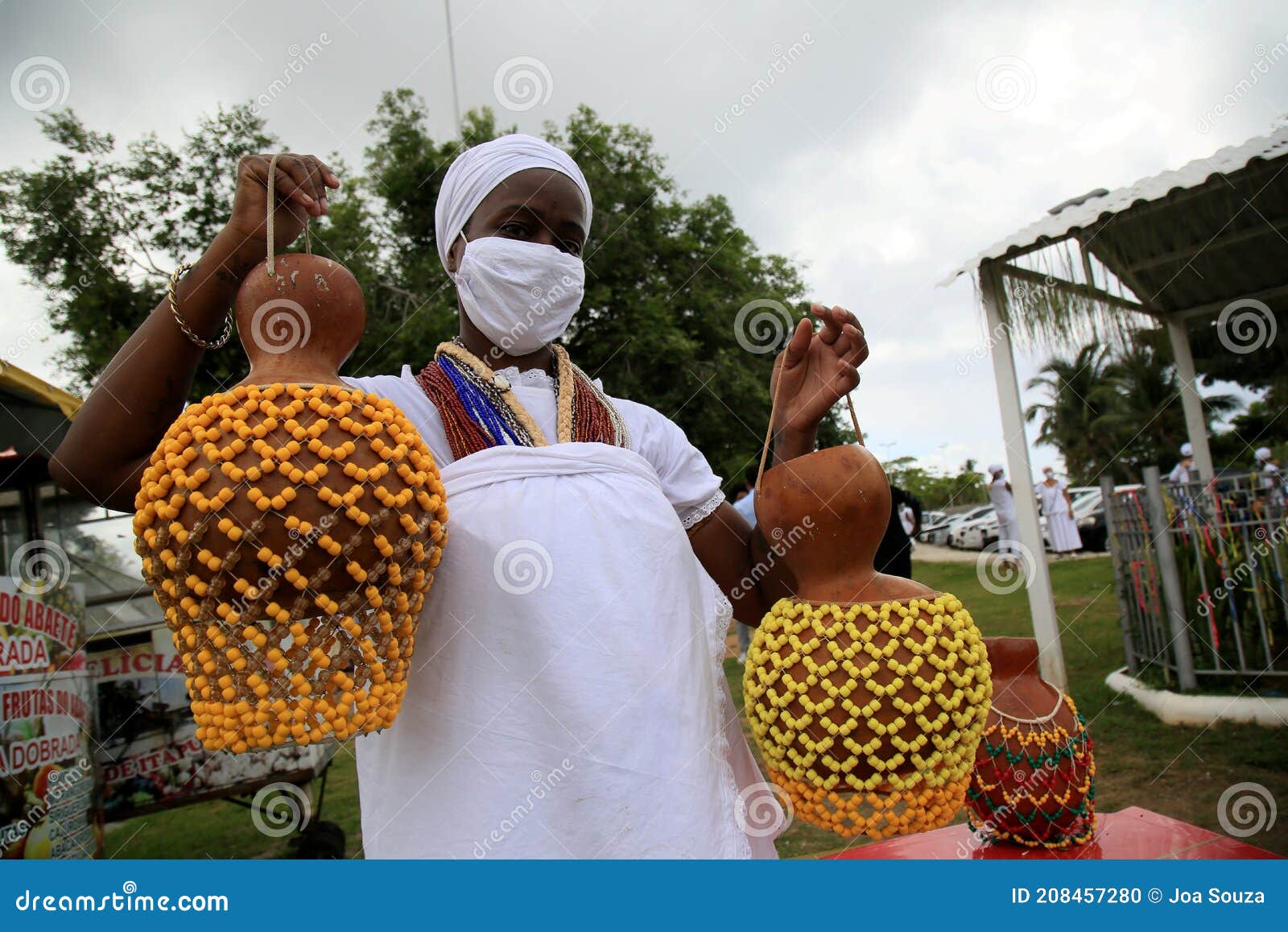 xequerê abê agbê grande instrumento percussão artesanal samba pagode fotos  reais