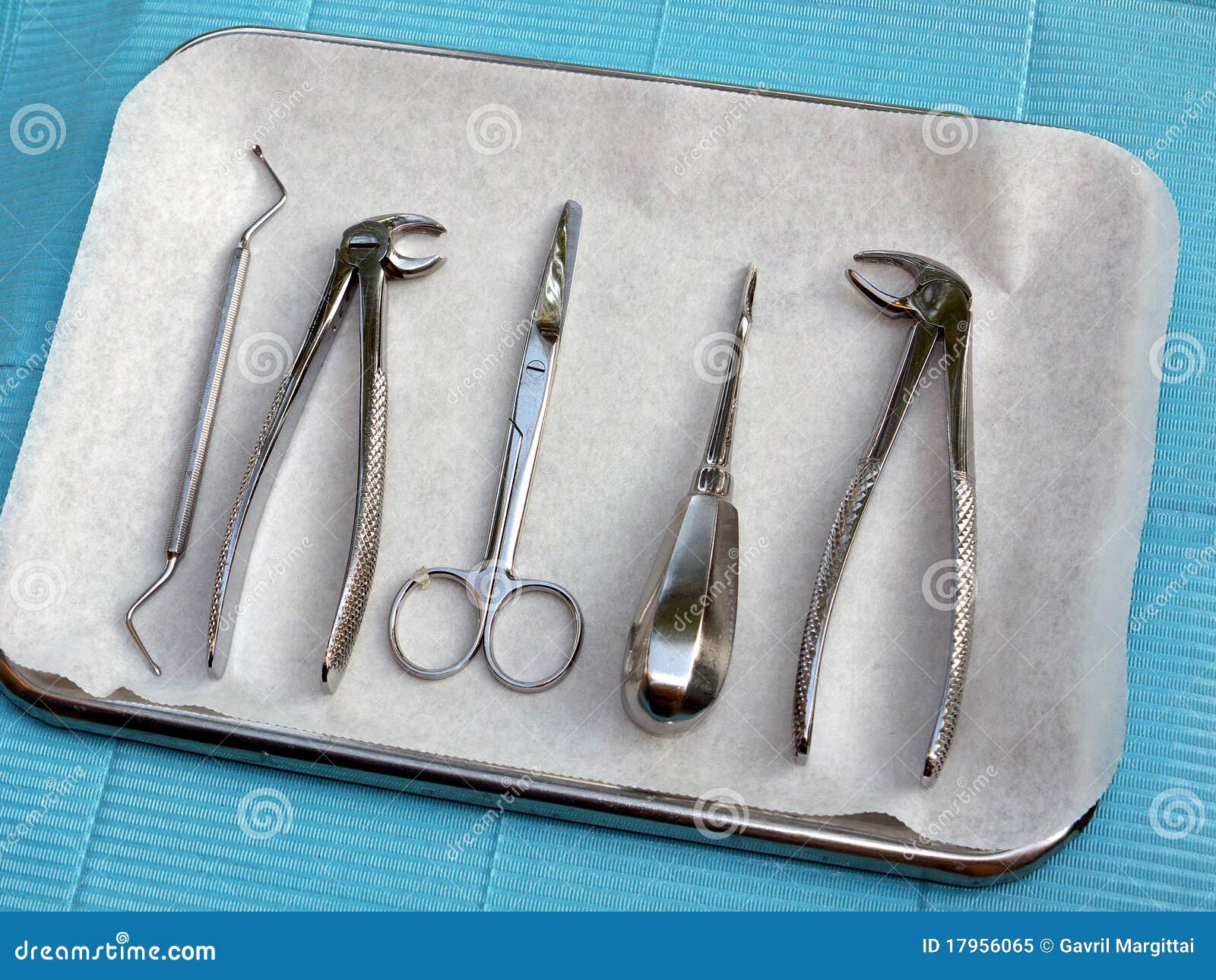 embrague Fanático Consecutivo Instrumentos De La Odontología Imagen de archivo - Imagen de dentista,  dientes: 17956065