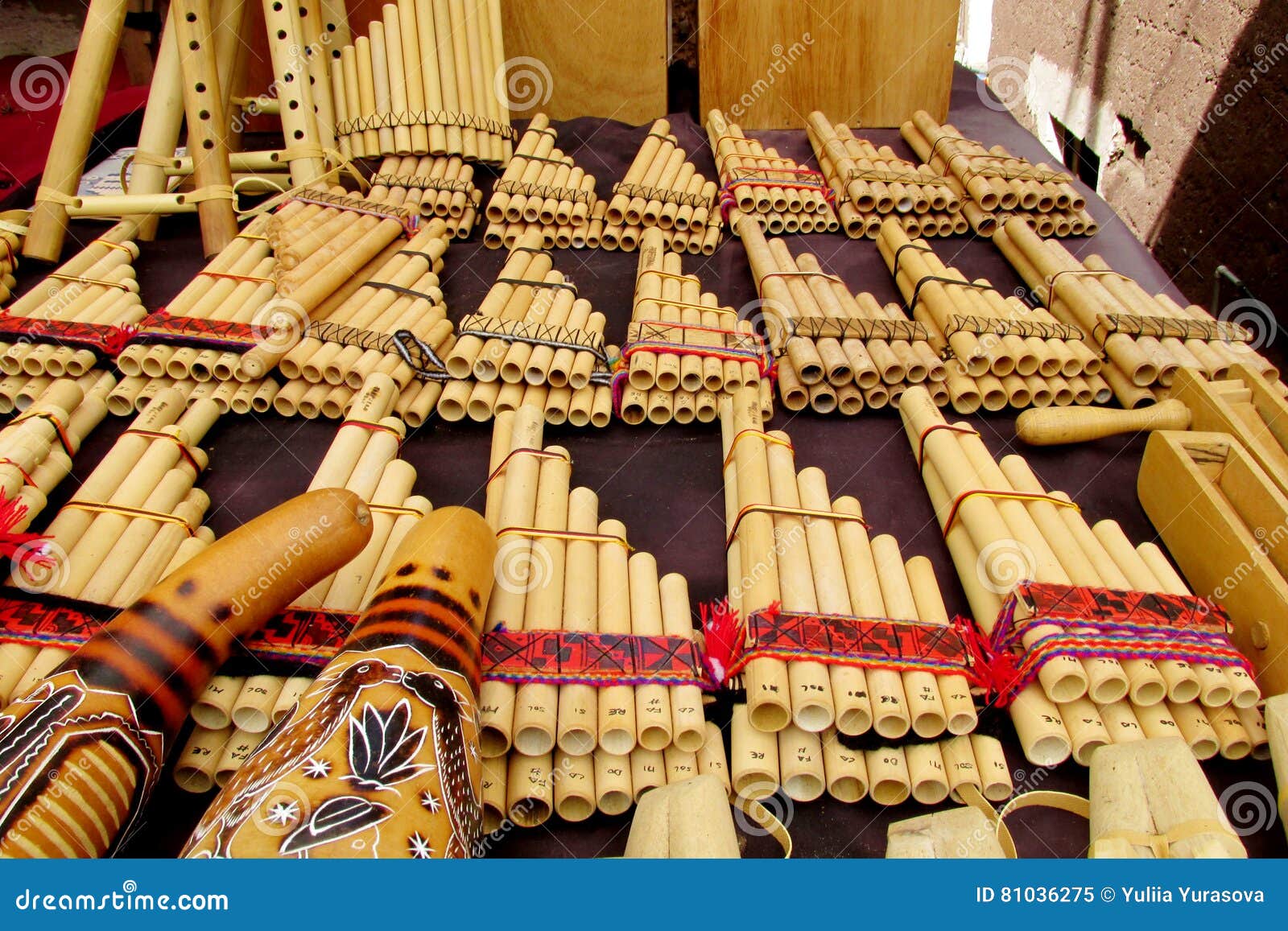 Flûte pan Flûte De Pan 15 Tuyaux En Bambou Naturel Instrument À Vent Flûte  De Pan Flûte De Pan À La Main Instruments à vent traditionnels : :  Instruments de musique et