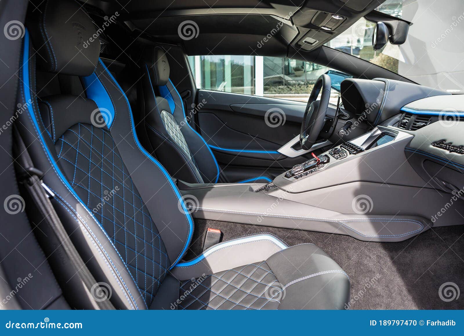 Interieur Bleu Lamborghini Aventador Image Editorial Image Du Forme Mouvement 189797470