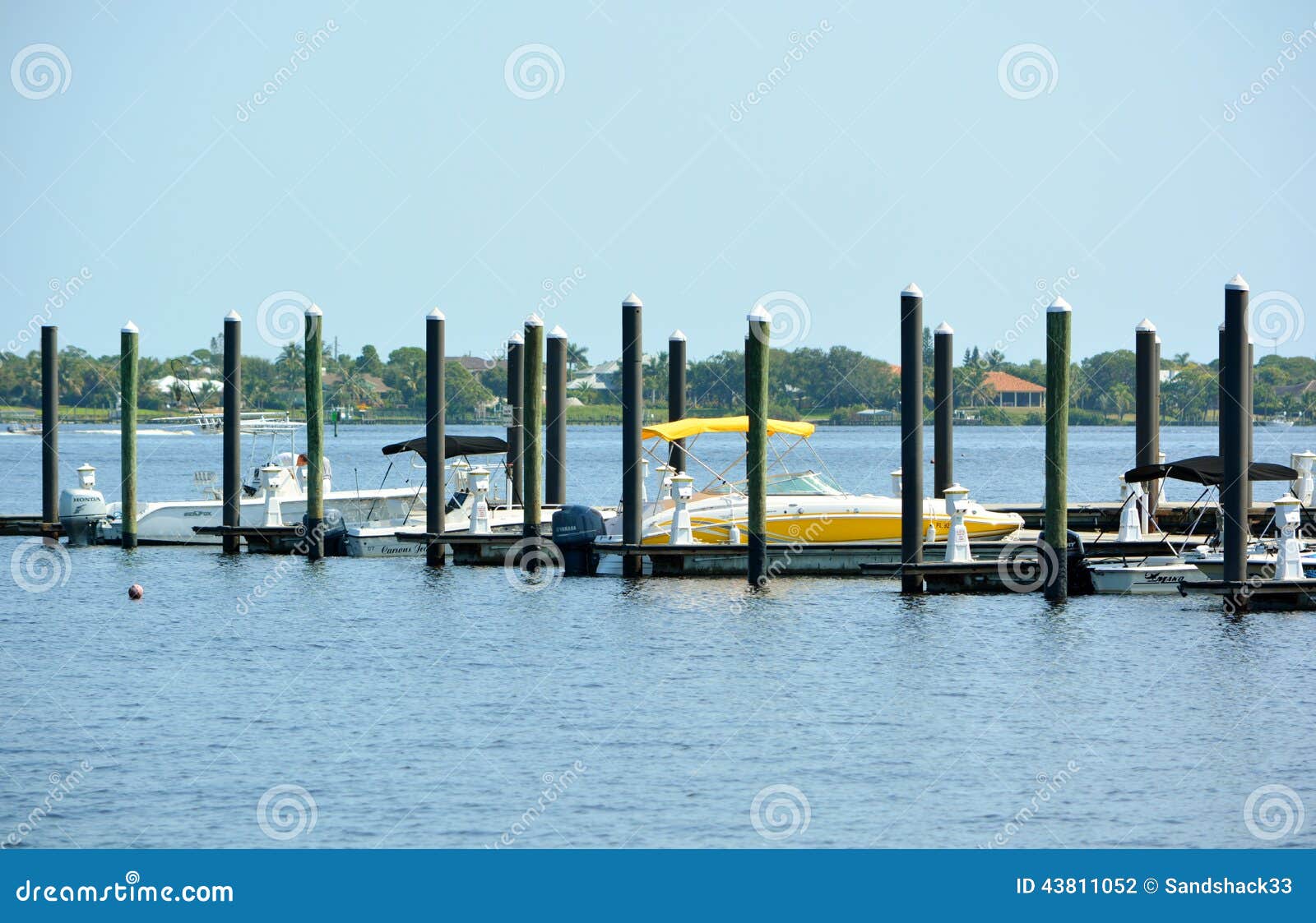 Intercoastal Boat Dock editorial photography. Image of intra 43811052