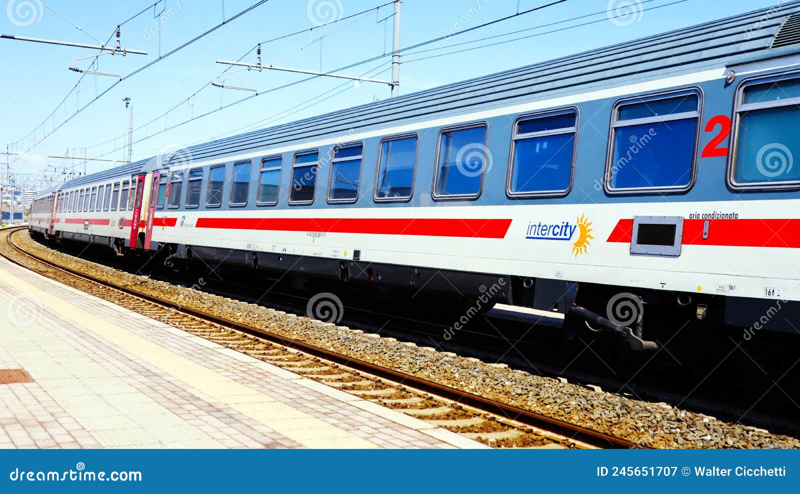 intercity-italian-train-trenitalia-italy