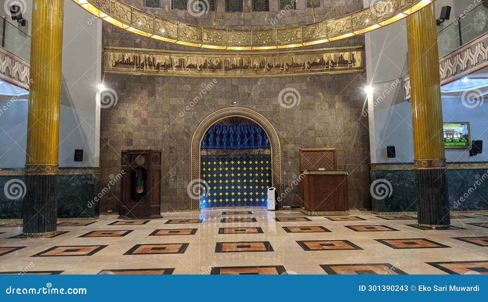 interior architecture of the ugm campus mosque.