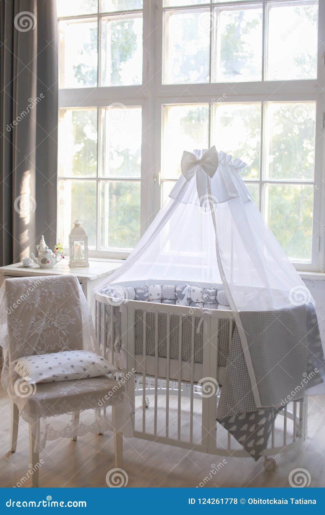 oval baby cot