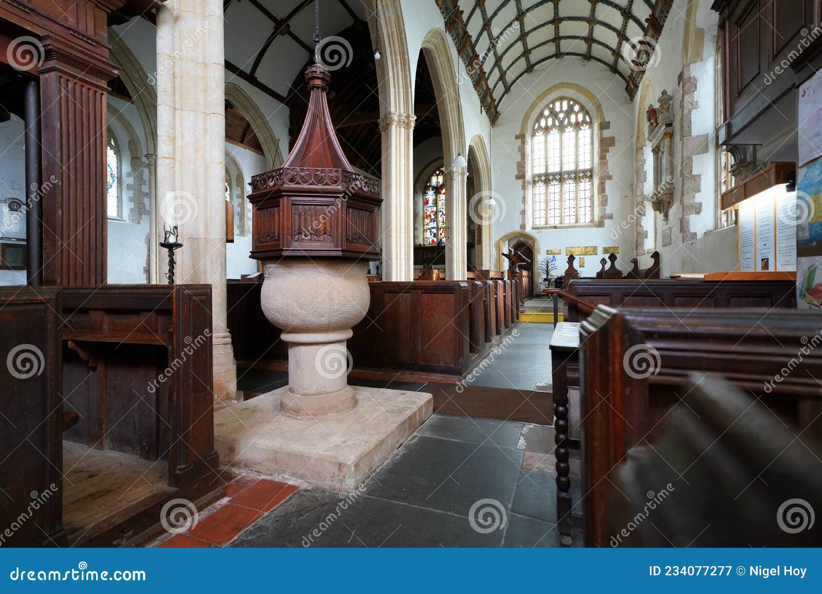 Interior De Iglesia Histórica En Pueblo Inglés Imagen de archivo - Imagen de cristiano, piedra: 234077277 Interior De Iglesia Histórica En Pueblo Inglés Imagen de archivo - Imagen de cristiano, piedra: 234077277