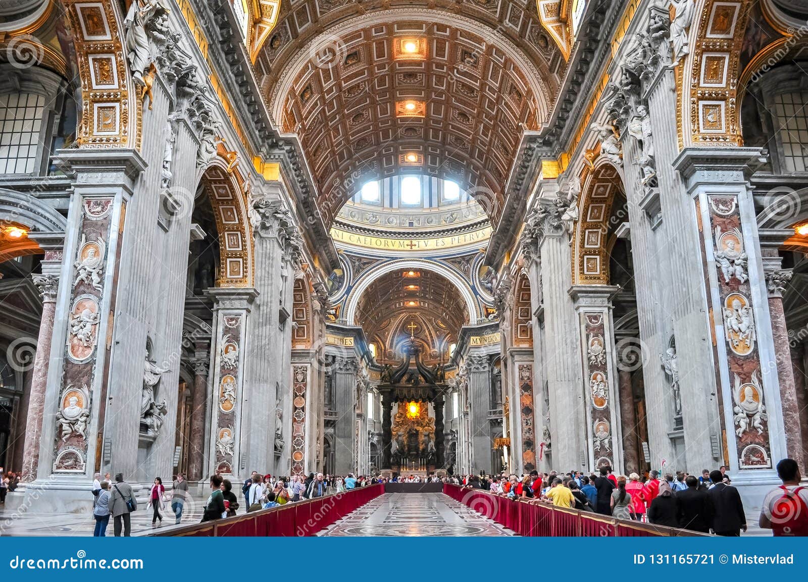 Interior De La Basílica De San Pedro En Vaticano Foto editorial - Imagen de  vaticano, basílica: 131165721